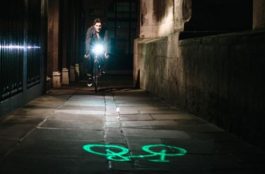 Buena idea para prevenir caídas en bicicletas: luces de láser