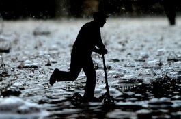 Monopatin Eléctrico y lluvia: ¿Qué precauciones tener?