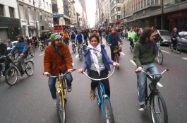 Subite a la bici eléctrica y conocé la Ciudad